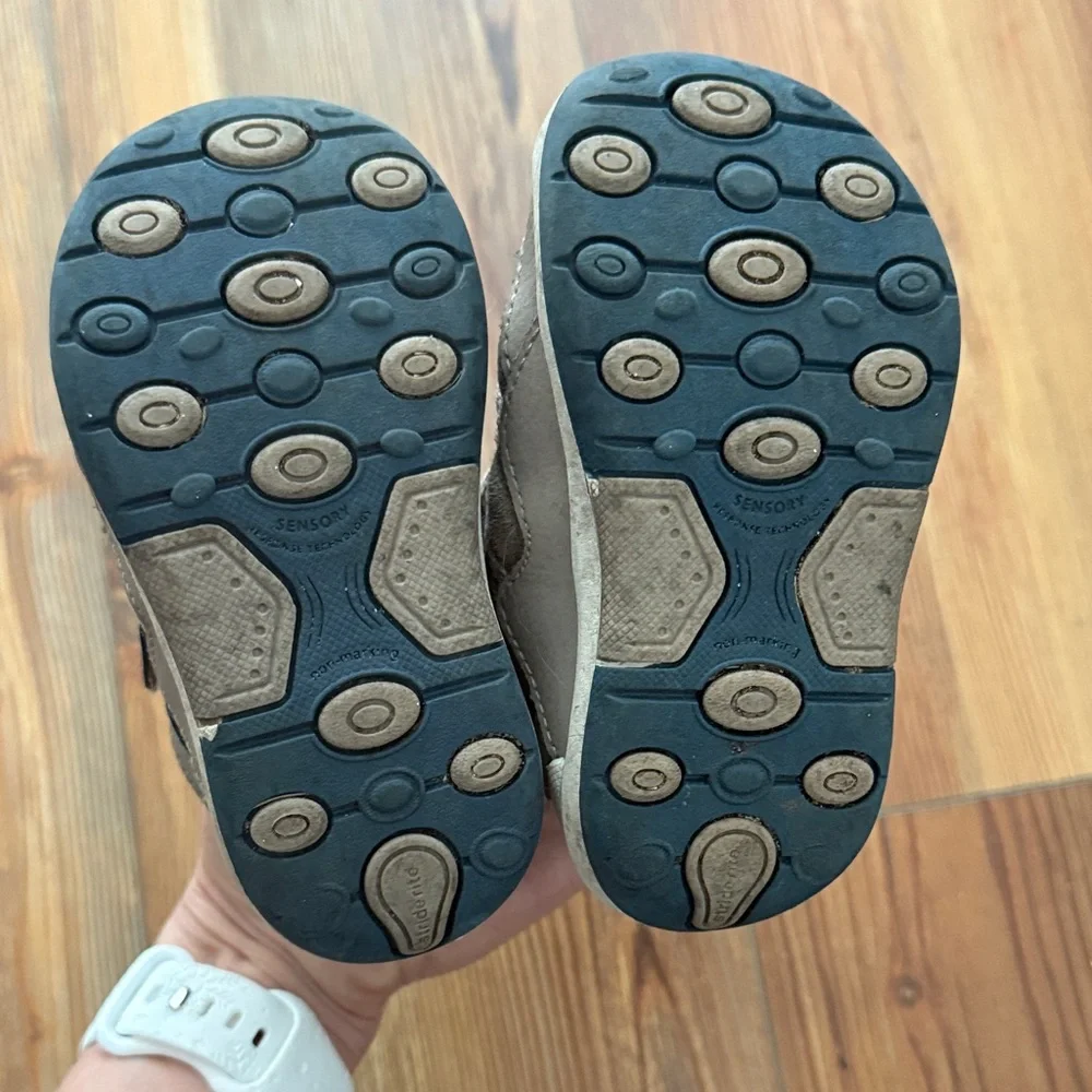 Stride Rite Easy On/Off Rover Boots - Picture 2 of 2